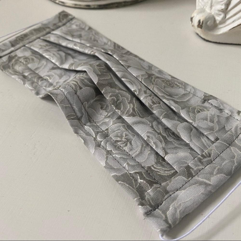 Floral print face mask